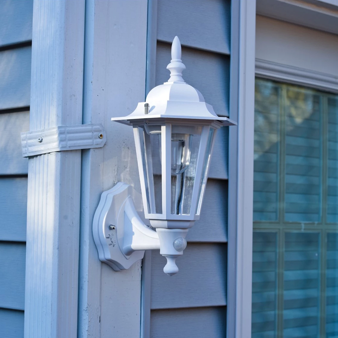 Deals 🤩 Other Brands Battery Powered Motion Activated 15 In. LED Wall Sconce ⭐ - Image 3