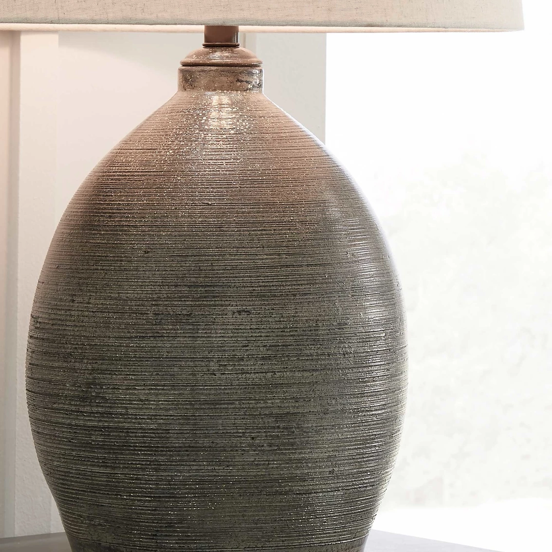 Hot Sale 🌟 Signature Design By Ashley Joyelle Terracotta 27.5 In. Table Lamp ❤️ 3 Hot Sale 🌟 Signature Design By Ashley Joyelle Terracotta 27.5 In. Table Lamp ❤️ - Image 3